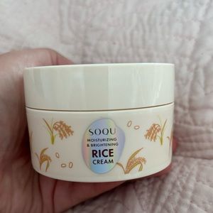 Korean Face Rice Cream